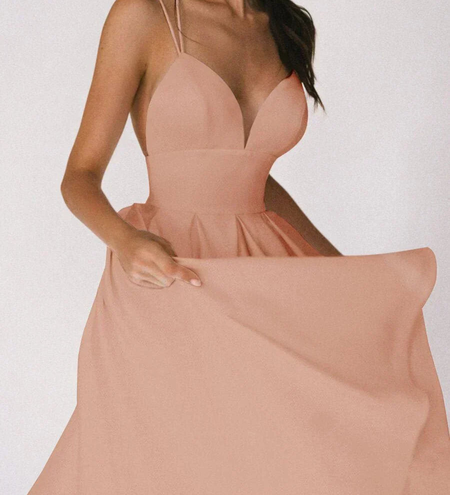 Elara - Robe Minimaliste Élégante