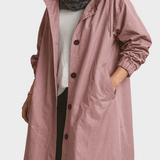 Colette – trench porté en superposition