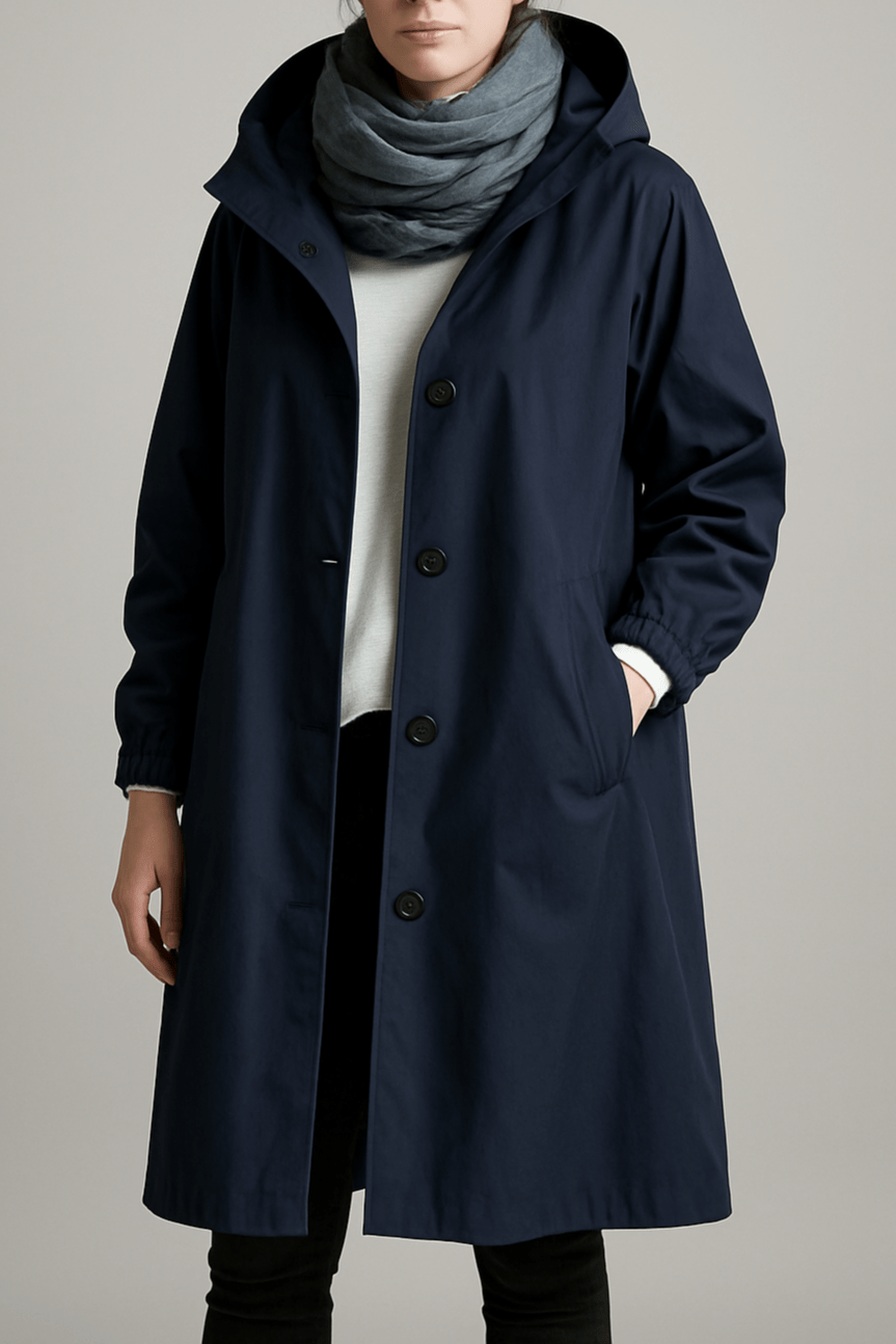 Colette – trench porté par un mannequin, photo en pied