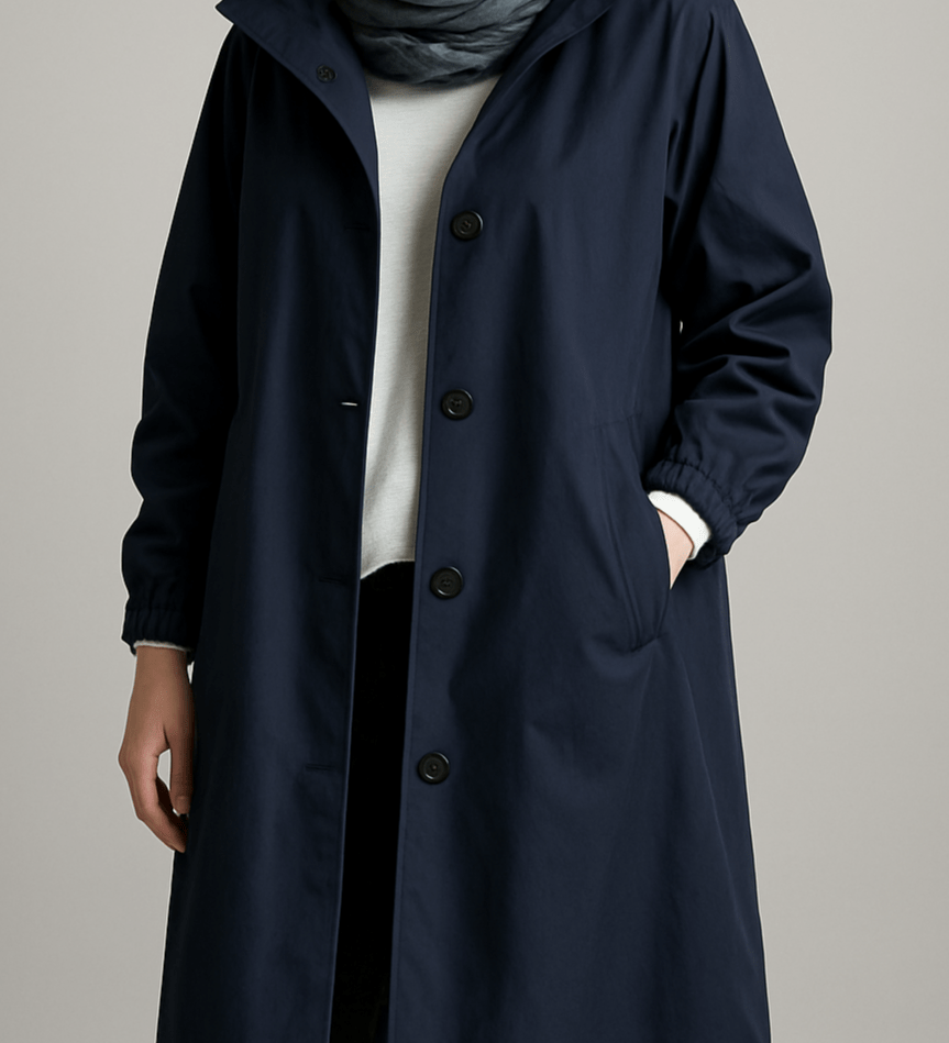 Colette – trench porté par un mannequin, photo en pied
