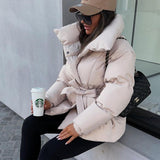 Élise – manteau oversize gros plan sur la matière