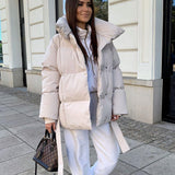Élise – manteau oversize détail de la poche