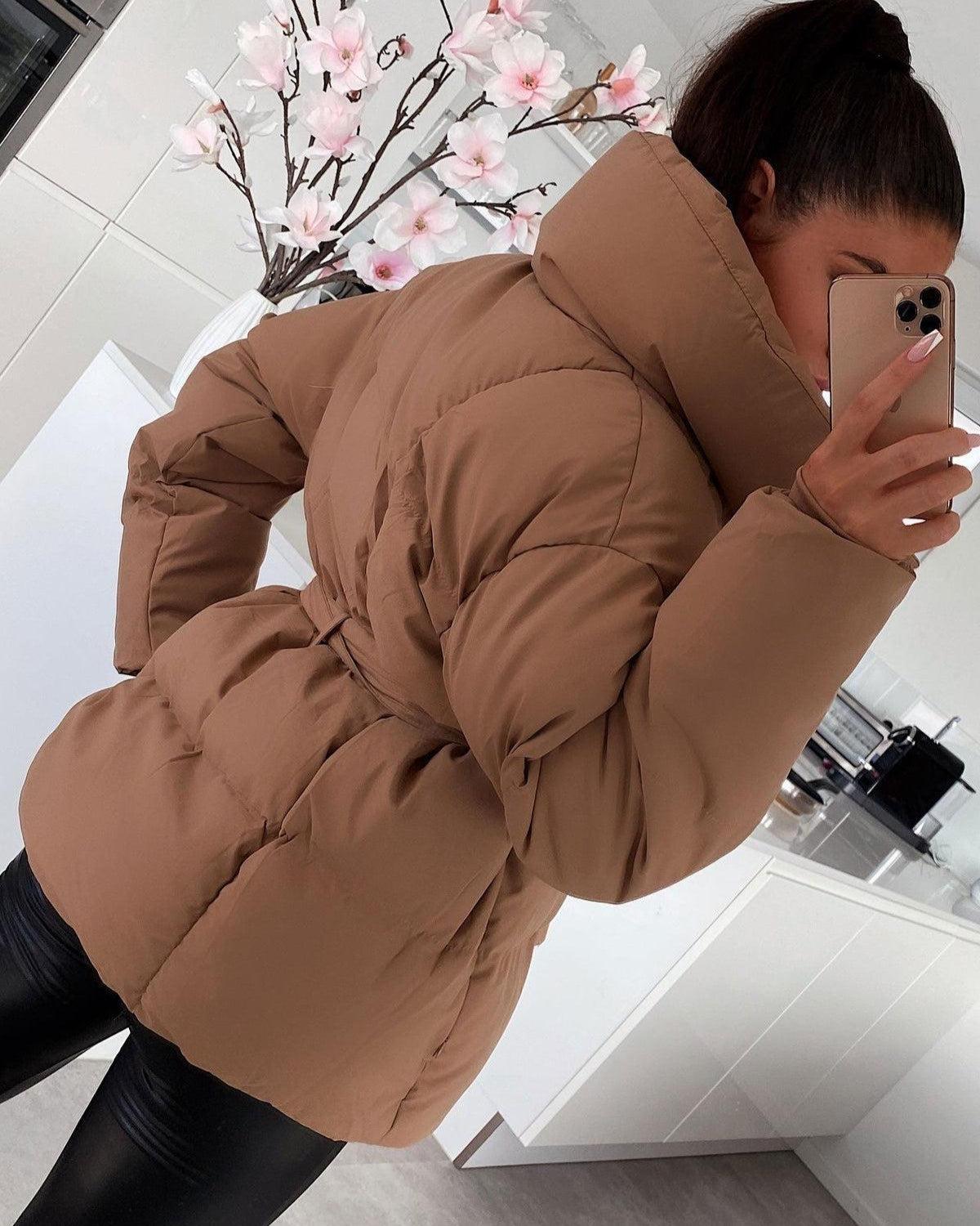 Élise – manteau oversize porté en superposition