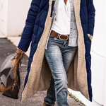 Margaux – manteau réversible porté en superposition
