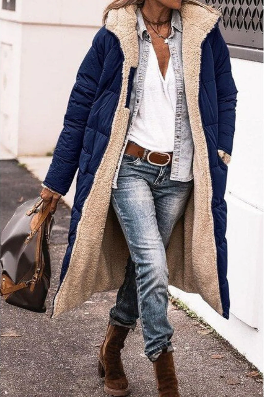 Margaux – manteau réversible porté en superposition