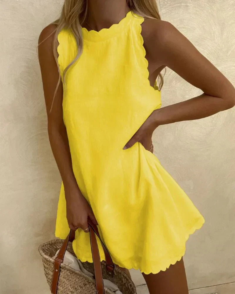 Robe courte Mia jaune, sans manches, encolure haute et bords festonnés