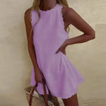 Robe courte Mia violette, sans manches, encolure haute et bords festonnés