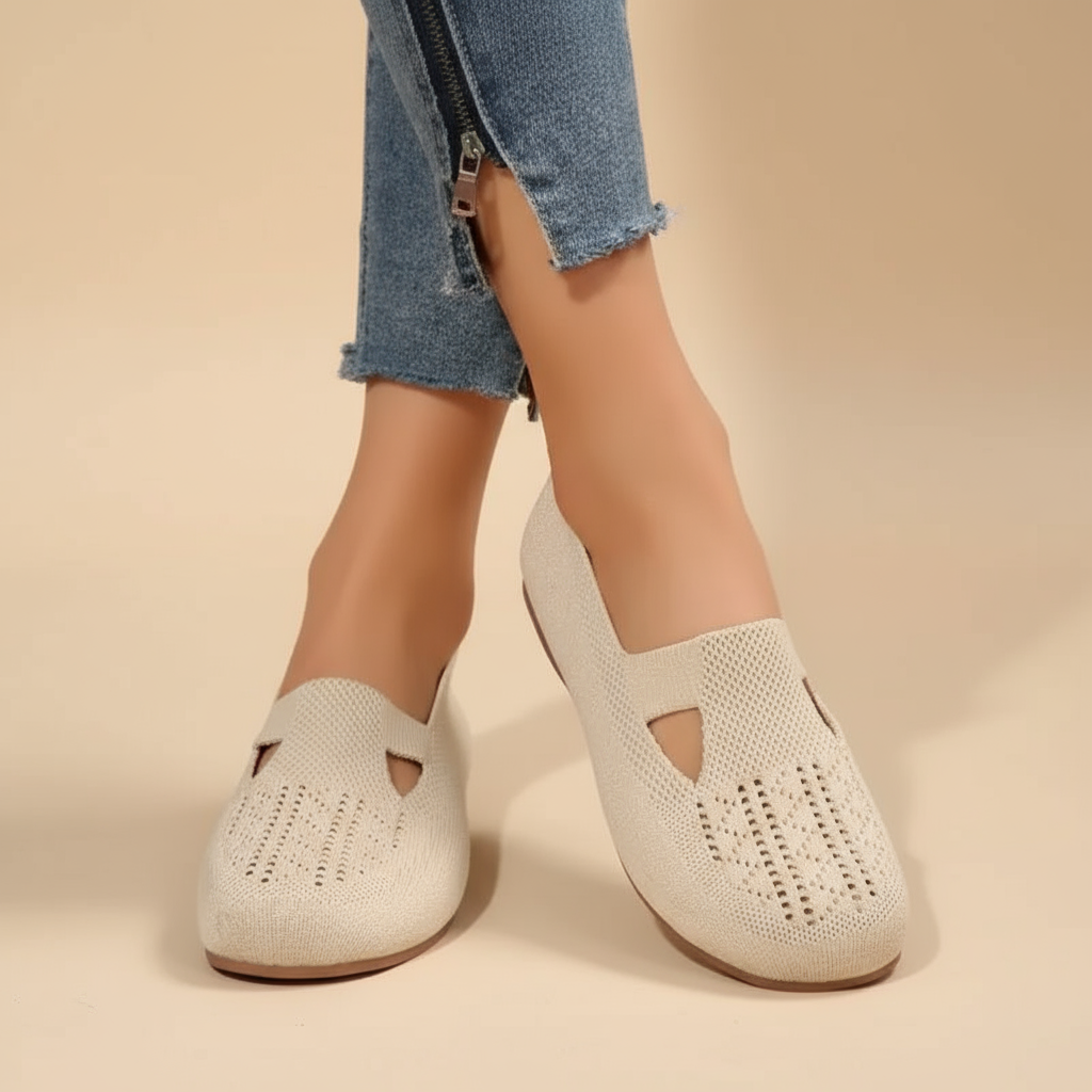 Fiona - Ergonomic sandals with a touch of red